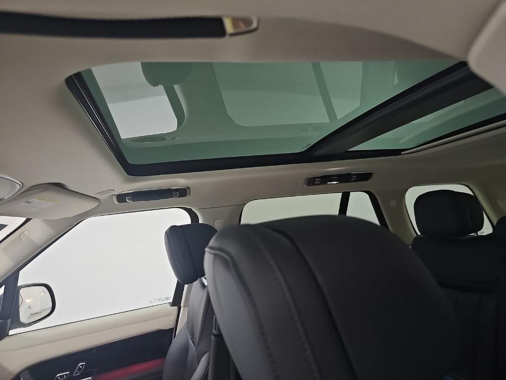 2023 Land Rover Range Rover SE - Photo 8